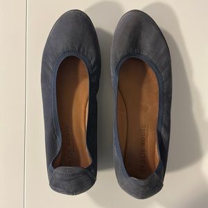 Women’s 9 Blue Heeled Flats